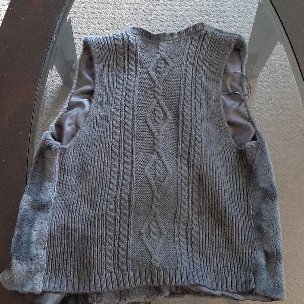 Vest - Picture 2 of 3